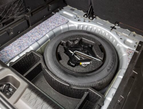 Как самостоятельно поменять колесо на автомобиле: пошаговая инструкция для новичков с видео и советами эксперта